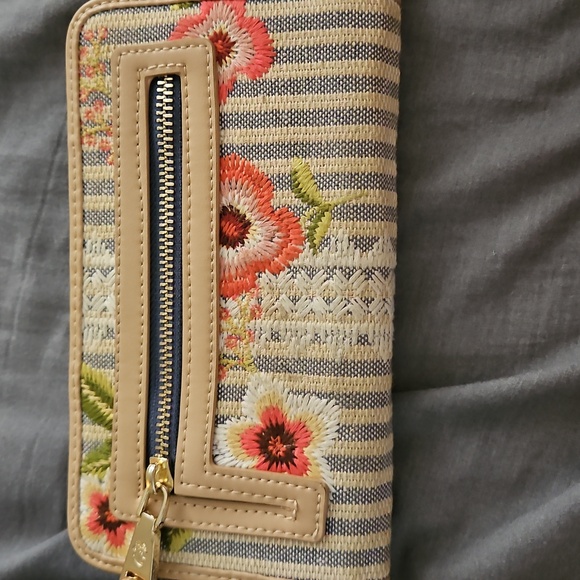 Spartina 449 Floral Embroidered Wristlet‎ Wallet - Picture 3 of 6